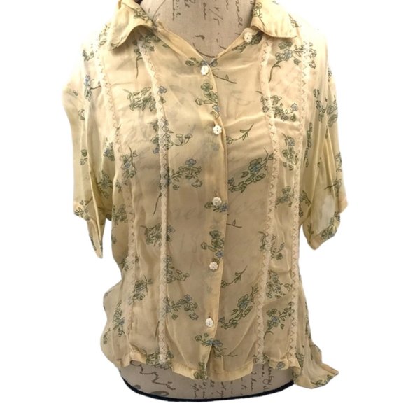 Rosettes Rayon Mesh Button Down Top Size M - Picture 1 of 3